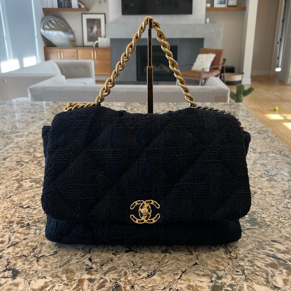Chanel 19 Quilted Tweed Maxi Navy Blue - Picture 1 of 14